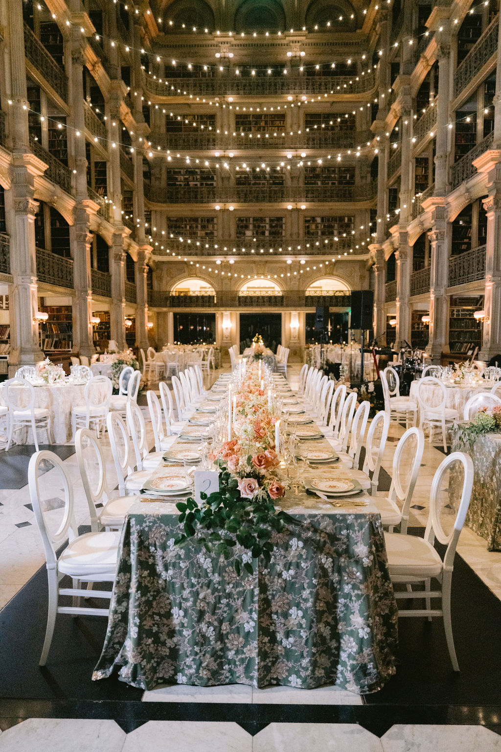 NikkiSanterre Photography_Emily&Daniel_9-1-24 (33) Long banquet table in the library.